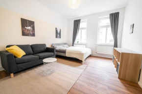 FullHouse - Halle - NH14 - Daylight Bathroom - 3 Bedrooms